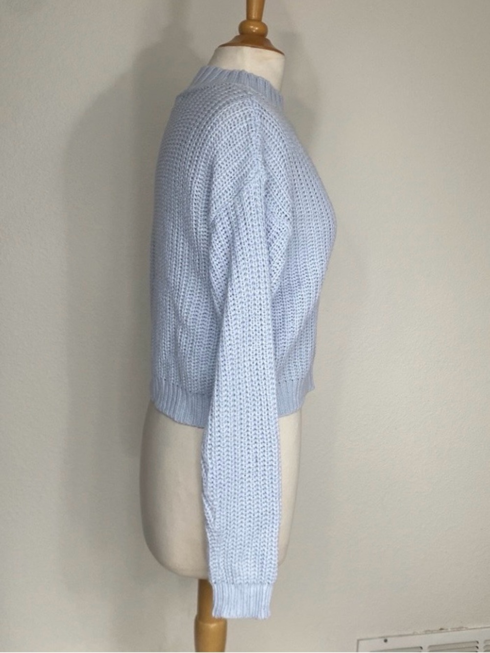 Love Change Italy Women's Baby Blue Chunky Knit Crop Sweater Size Large Casual - Picture 4 of 16